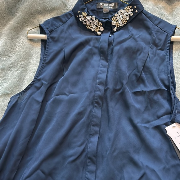 Navy Sleeveless Button Down Blouse with Crystal Collar size L-NWT - Picture 7 of 10